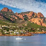 Apartamento Agay Cap Esterel Village Allée Fleurs - F2 Clim Vue Golf Et - Grande Terrasse Plein Sud *