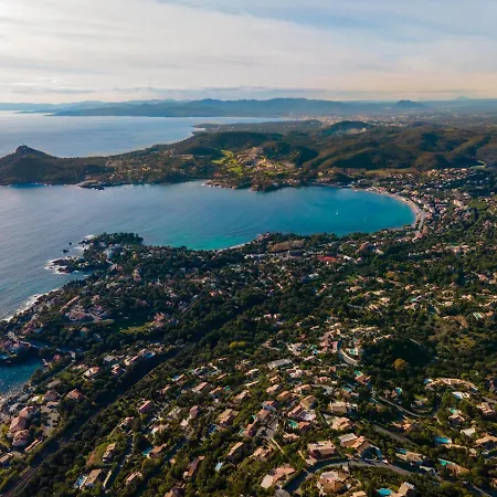 Apartamento Agay Cap Esterel Village Allée Fleurs - F2 Clim Vue Golf Et - Grande Terrasse Plein Sud Saint-Raphaël