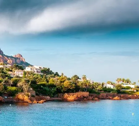 Appartement Agay Cap Esterel Village Allee Fleurs - F2 Clim Vue Golf Et - Grande Terrasse Plein Sud Saint-Raphaël