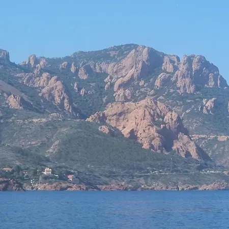 Appartement Agay Cap Esterel Village Allee Fleurs - F2 Clim Vue Golf Et - Grande Terrasse Plein Sud *