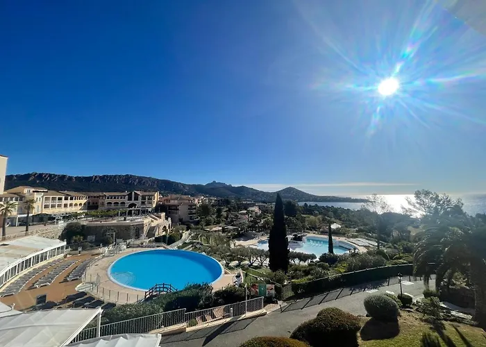 Apartment Agay Cap Esterel Village Allee Fleurs - F2 Clim Vue Golf Et - Grande Terrasse Plein Sud Saint-Raphaël