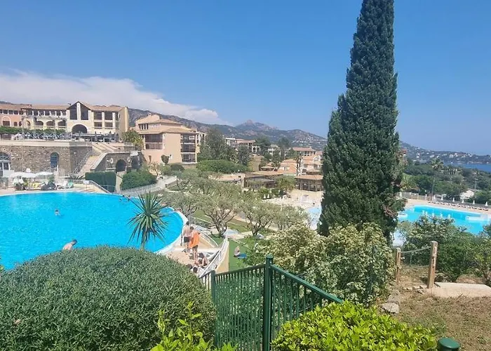 شقة Agay Cap Esterel Village Allee Fleurs - F2 Clim Vue Golf Et - Grande Terrasse Plein Sud Saint-Raphaël