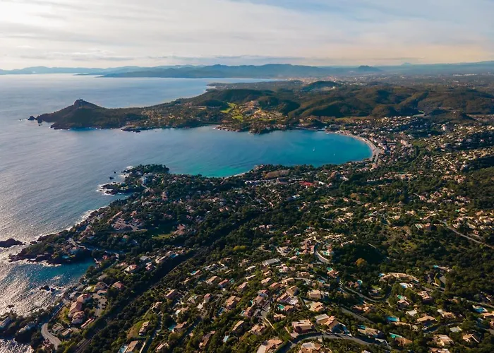 شقة Agay Cap Esterel Village Allee Fleurs - F2 Clim Vue Golf Et - Grande Terrasse Plein Sud Saint-Raphaël