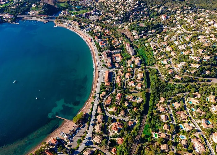 Agay Cap Esterel Village Allée Fleurs - F2 Clim Vue Golf Et - Grande Terrasse Plein Sud *