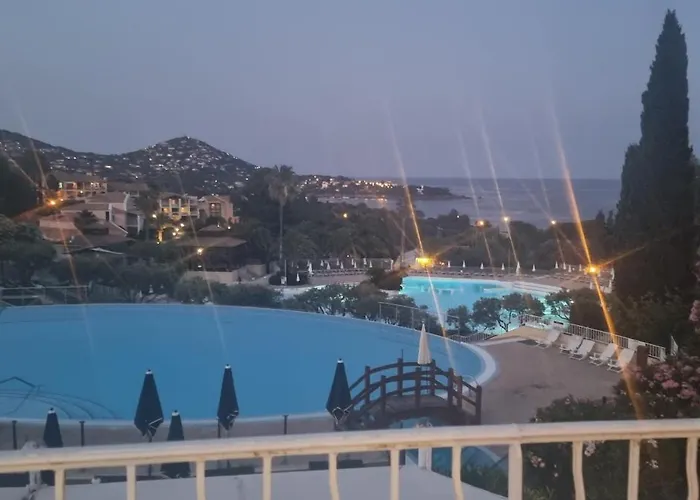 Apartment Agay Cap Esterel Village Allee Fleurs - F2 Clim Vue Golf Et - Grande Terrasse Plein Sud Saint-Raphaël