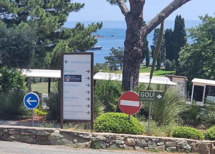 Agay Cap Esterel Village Allee Fleurs - F2 Clim Vue Golf Et - Grande Terrasse Plein Sud Lägenhet *