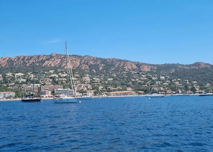 شقة Agay Cap Esterel Village Allee Fleurs - F2 Clim Vue Golf Et - Grande Terrasse Plein Sud Saint-Raphaël