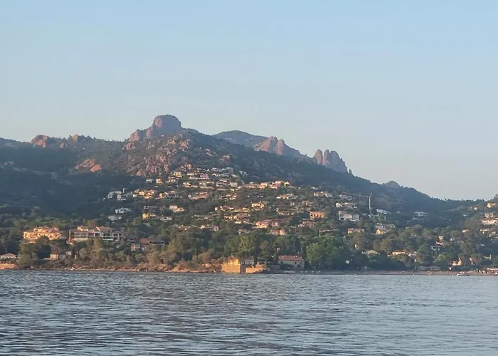 Lägenhet Agay Cap Esterel Village Allee Fleurs - F2 Clim Vue Golf Et - Grande Terrasse Plein Sud