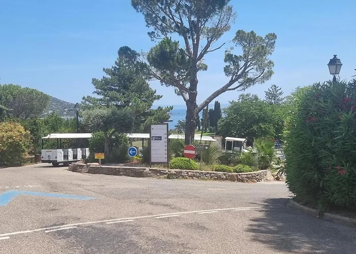 Agay Cap Esterel Village Allée Fleurs - F2 Clim Vue Golf Et - Grande Terrasse Plein Sud