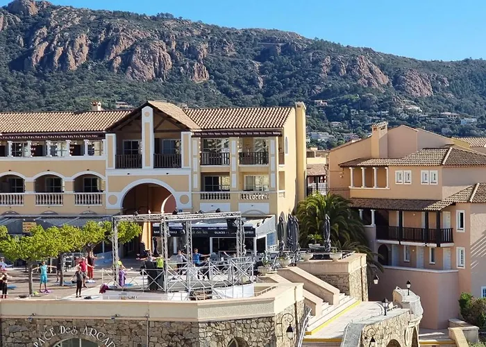 Agay Cap Esterel Village Allee Fleurs - F2 Clim Vue Golf Et - Grande Terrasse Plein Sud شقة Saint-Raphaël