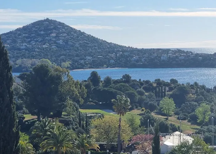 Agay Cap Esterel Village Allee Fleurs - F2 Clim Vue Golf Et - Grande Terrasse Plein Sud شقة